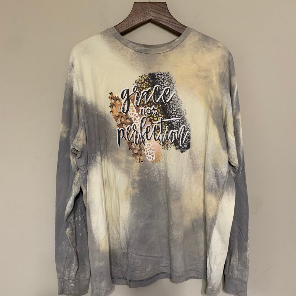 Grace Over Perfection Long Sleeve Tee Size XL READ Measurements